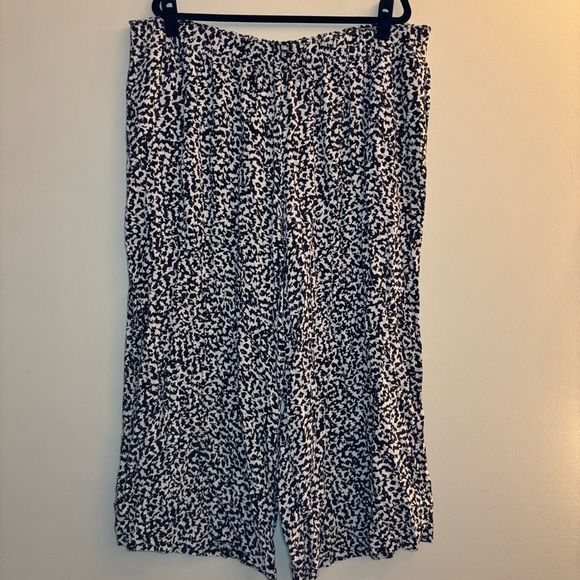 H&M Women’s Crop Pull-on Printed Pants Size XXL - Picture 1 of 10